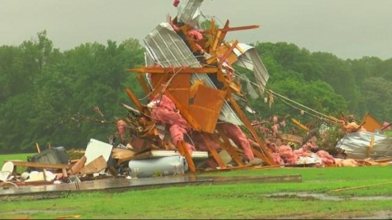 Tornadoes kill 6 in Mississippi