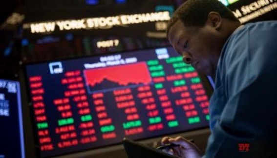 US stocks end mixed amid virus fears