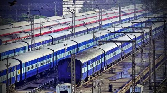 Need 400 trains to send back migrant labourers: Kerala CS