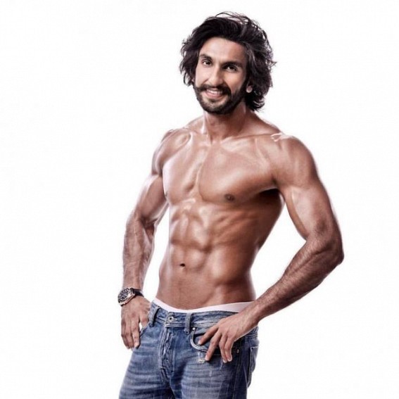 Ranveer Singh flaunts his abs