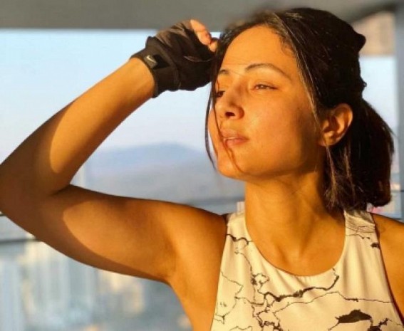 Hina Khan has an hourglass figure 'with a few extra minutes'
