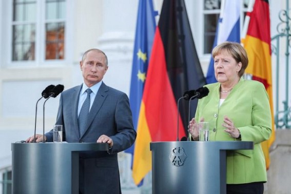 Putin, Merkel discuss Libya, Ukraine over phone