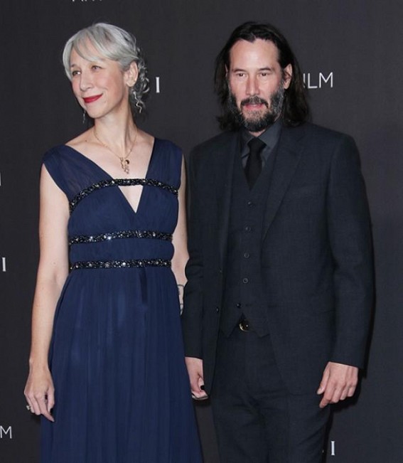 Keanu Reeves, girlfriend spotted together ahead of 'The Matrix 4' shoot