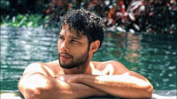 Siddhant Chaturvedi wishes he could time travel