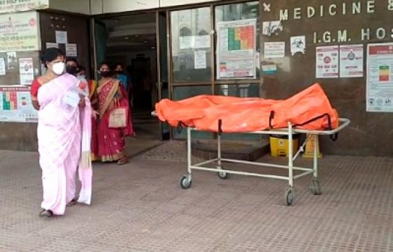 COVID-19 Deceased's dead-body left for hours before IGM entrance