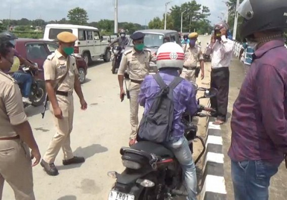 Khumulwng Protest : Police Checking on Road to identify 10323 Teachers 