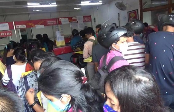Mass gathering in post office amid increasing Covid cases