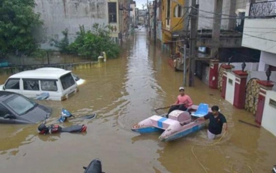 10 killed, transport disrupted as rains wreak havoc in Maha
