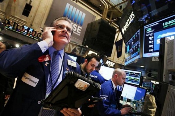US stocks end mixed after retail sales data
