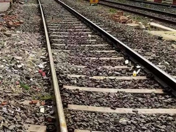 Horrifying Death of man after Train hit him 