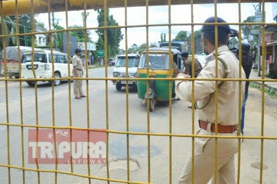 Tripura Observes â€˜Total Lockdownâ€™ statewide on Day 4 : Traffic Police continues thorough Checking of Vehicles, Passers 