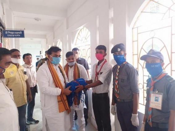 Ranirbazar open Rover crew made masks, Submitted to Minister for distribution  