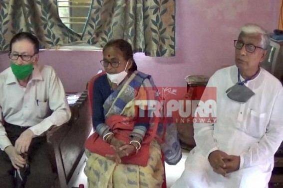 Manik Sarkar visited Late Photo Journalist Abhijit Rahaâ€™s home 
