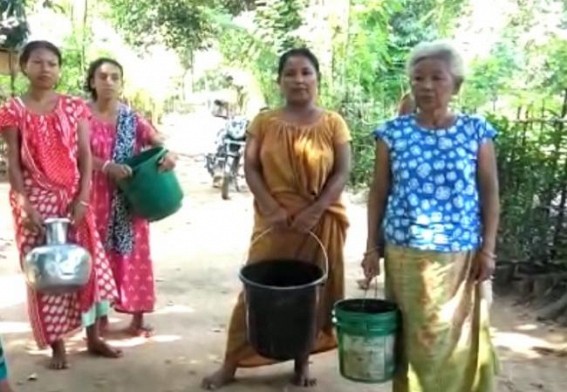 Locals staged protest over crisis of pure water in Khayerpur