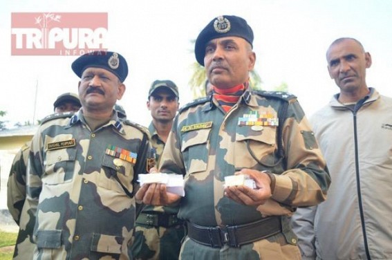 BSF seizes gold valued Rs 1 cr in Tripura, family of 3 held