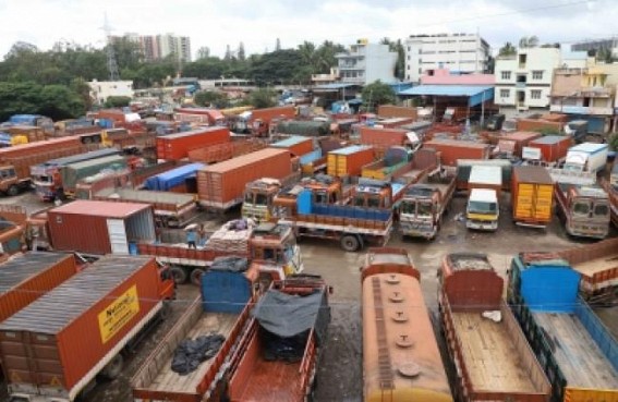 K'taka lorry owners call for daylong strike on Friday