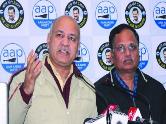 AAP, BJP spar over fire incident at Delhi's Bhalswa landfill AAP, BJP spar over fire incident at Delhi's Bhalswa landfill