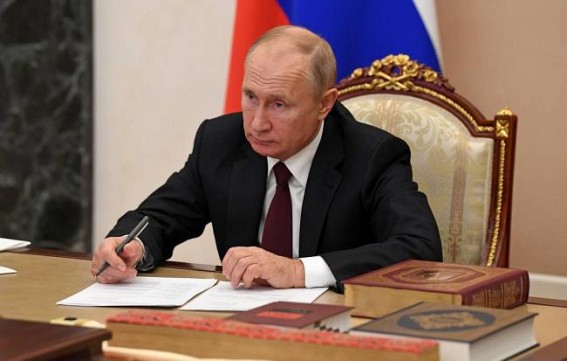 Putin signs law to pull Russia out of Open Skies Treaty