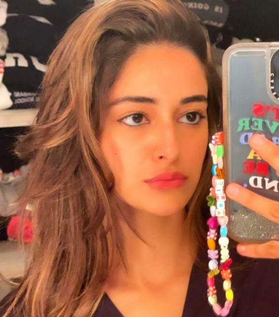 Ananya Panday is in caption dilemma