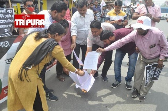 On Assembly Session Day-1, CPI-M's Youth Wings staged Protest against Outsourcing Recruitment, burnt Govt's Notification demanding Withdrawal of Outsourcing Recruitment Decision 
