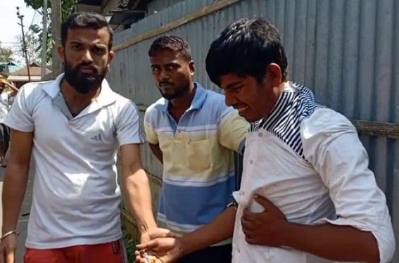 Drug dealer beaten by locals in Gouranga Tilla; handed over to police
