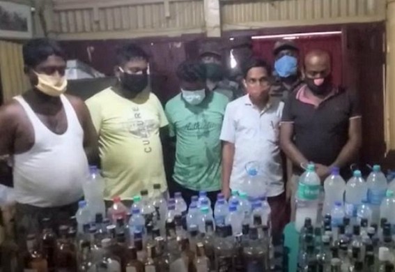 Huge quantity of illegal liquor recovered from Maharajganj Bazar in a raid, 5 people arrested from spot