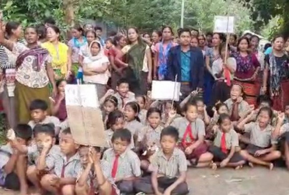 Along with villagers, students blocked Road demanding 'Road Repairing'