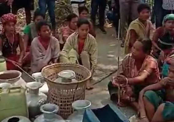 Locals blocked national highway protesting against drinking water crisis at Mungiakami 