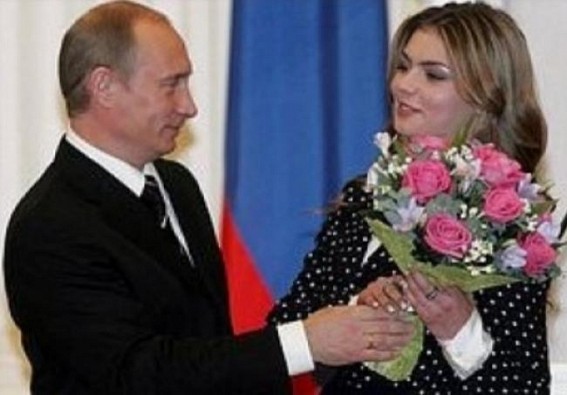 Putin's 'lover' reappears with a 'new look' in Moscow