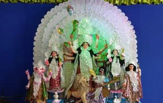 Shashthi Puja was observed in Durga Pandals, marking beginning of 5 days long Durga Puja