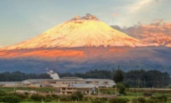 Ecuador volcano registers new activity with gas emissions, ash fall Ecuador volcano registers new activity with gas emissions, ash fall