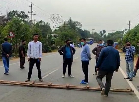 Numberless Bolero Car killed a man, Locals Blocked National Highway at Bisramganj 