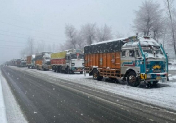 Jammu-Srinagar national highway blocked for vehicular traffic