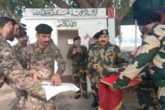 BSF, Pakistan Rangers exchange sweets on IB in Jammu