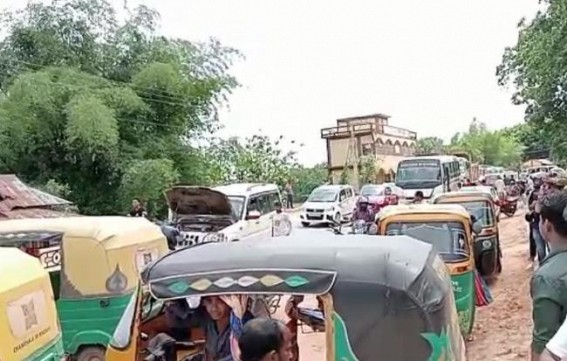 Club members beat up Auto Drivers for Shani Puja donation : Road Blockade in Khowai