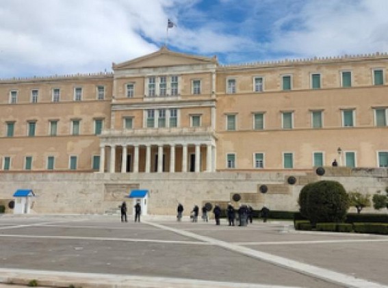 Greek govt wins confidence vote Greek govt wins confidence vote