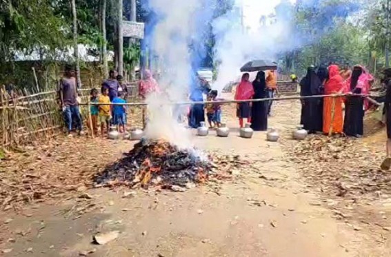 Locals blocked roads protesting water crisis problems