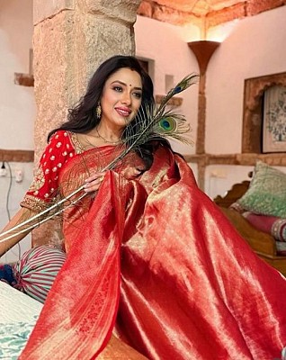 As Diwali celebration go on in full-swing, actors bat for PM Modi’s Vocal for Local initiative As Diwali celebration go on in full-swing, actors bat for PM Modi’s Vocal for Local initiative