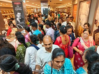 Heavy crowd in gold shops in Agartala on Dhanteras. TIWN Pic Oct 18