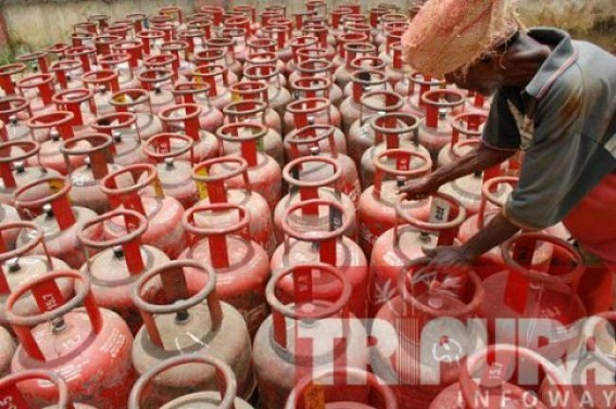 Cooking gas crisis hits Belonia, black marketing on rise: Manik's govt. mute spectator