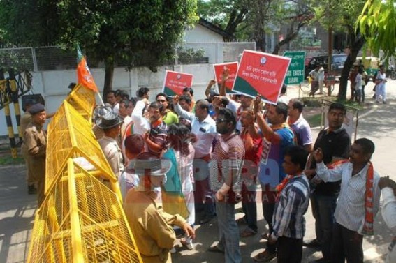 BJP gheraoued Tripura Education Ministerâ€™s residence asking reason behind TBSEâ€™s corruption and why no action against Mihir Deb ? 