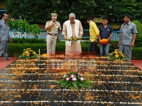 Governor pays tribute to freedom fighters