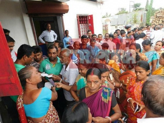 LPG Crisis : Road blockade at Capital City