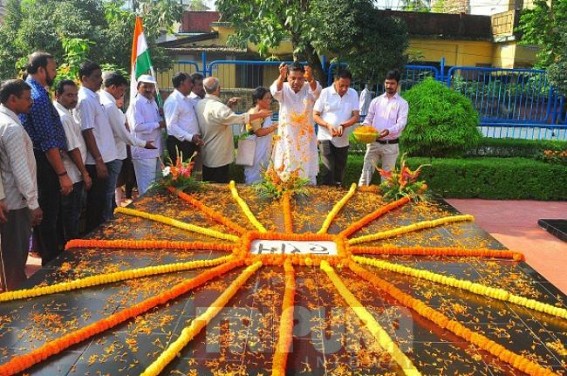 Congress observes Gandhi Jayanti : Tribute paid to the â€˜father of the nationâ€™