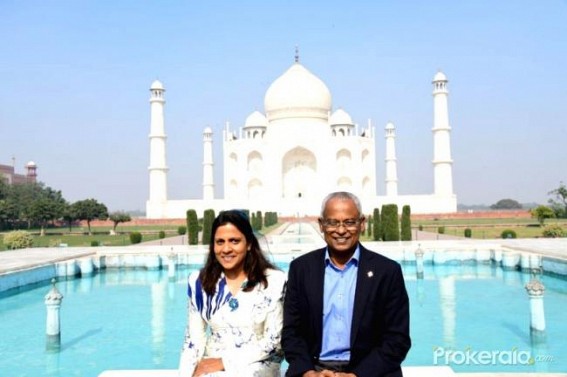 Maldives President visits Taj Mahal