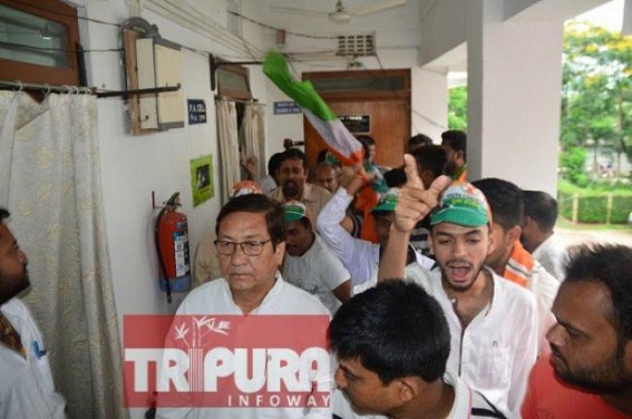 Party Offices Bulldozing by BJP Govt  : Vexed Congress to observe â€˜AKROSHâ€™ rally tomorrow : â€˜No Democracy exists under BJP ruleâ€™, alleges Congress 
