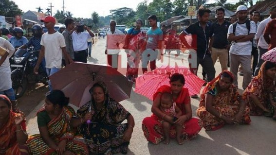 Power cut, water crisis since 4 days ; locals block National Highway 