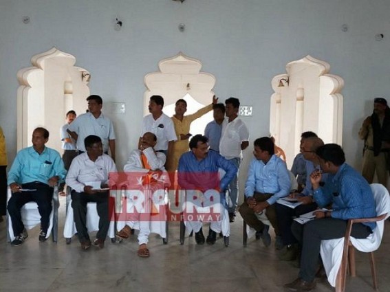 Tourism Minister visits Neer Mahal