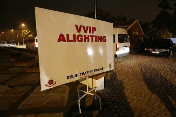 8,000 guests including Ambani, SRK and a special 'Dal'