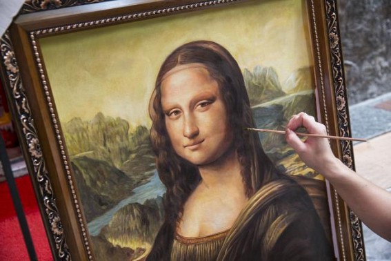 Mona Lisa's smile not genuine: Study Mona Lisa's smile not genuine: Study